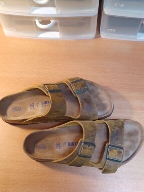Birkenstock Arizona Two-Strap Sandals - Olive Green Brown Oiled Leather 42R